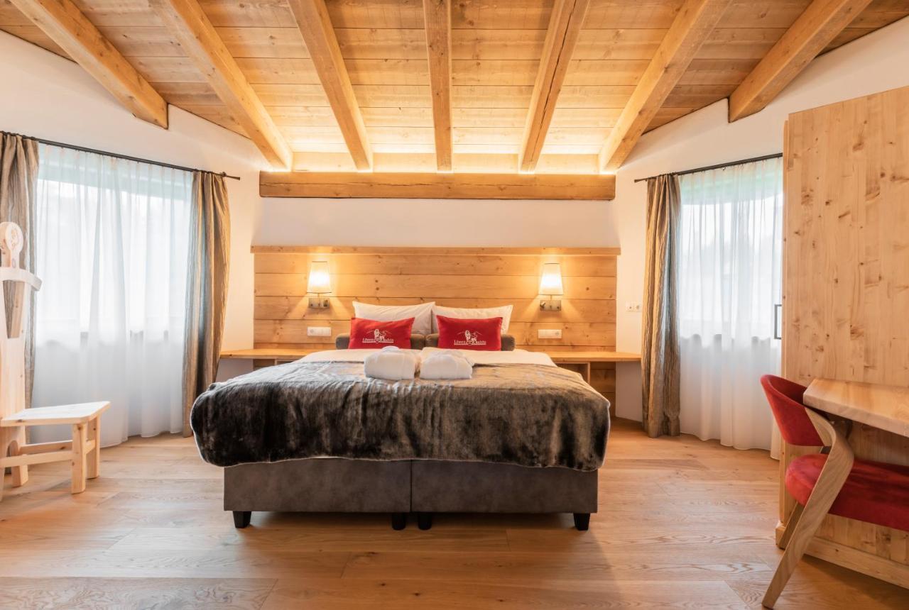 Loewen Chalets เซเฟลด์ อิน ทิโรล ภายนอก รูปภาพ