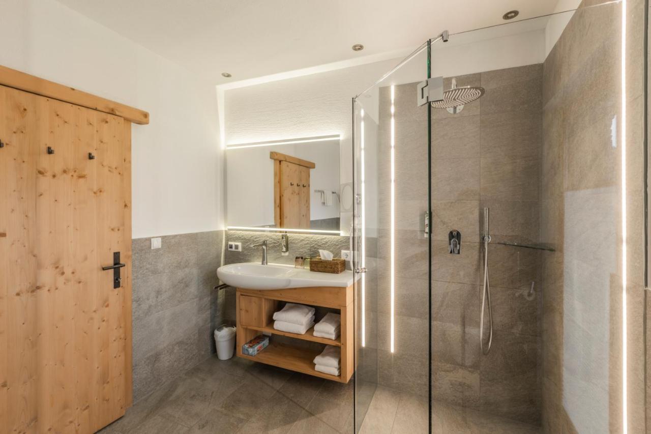 Loewen Chalets เซเฟลด์ อิน ทิโรล ภายนอก รูปภาพ