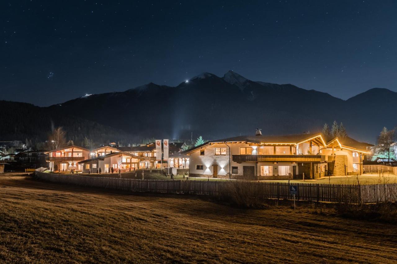 Loewen Chalets เซเฟลด์ อิน ทิโรล ภายนอก รูปภาพ